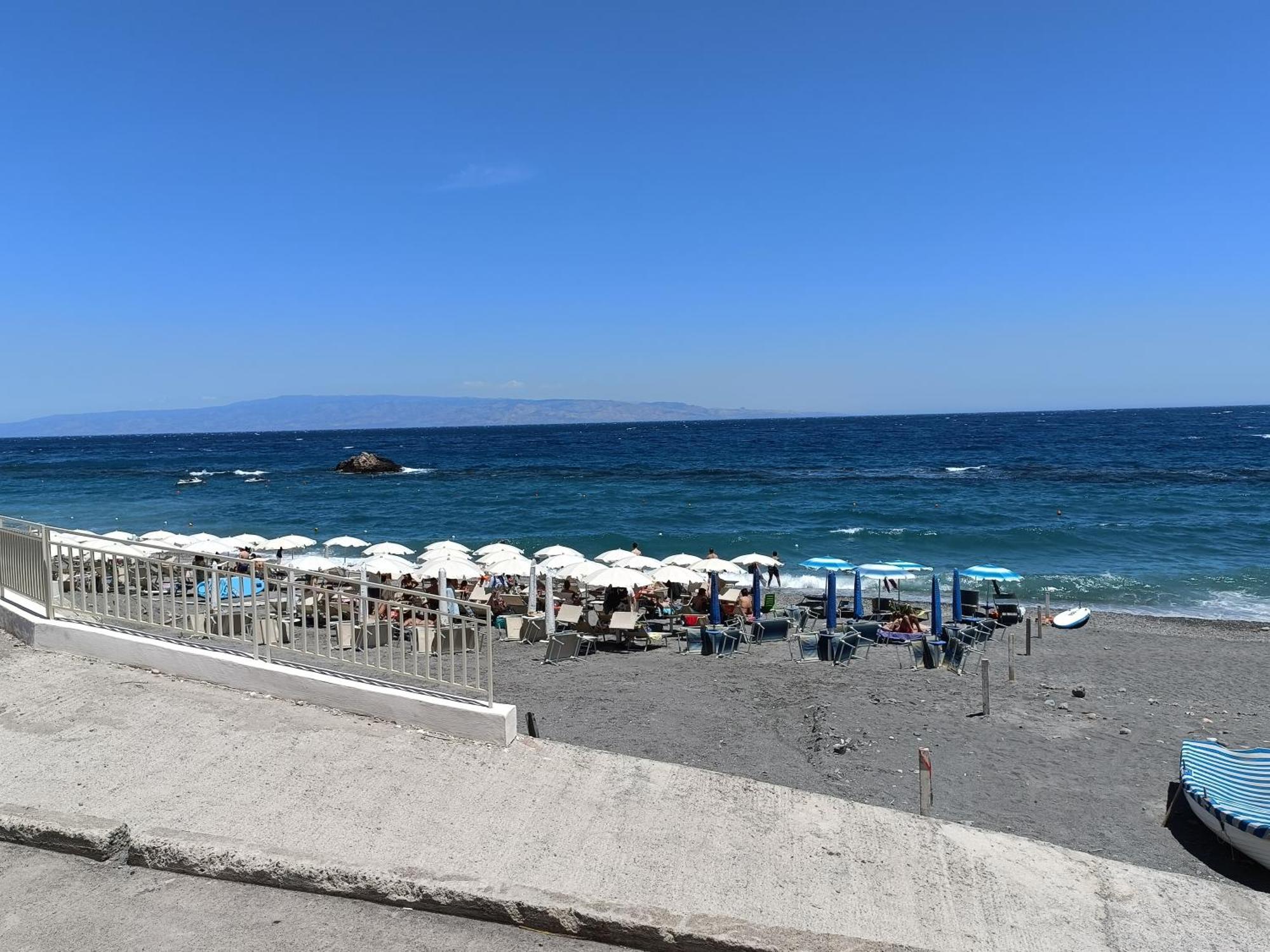 Casa Vacanze Margarita SantʼAlessio Siculo Buitenkant foto