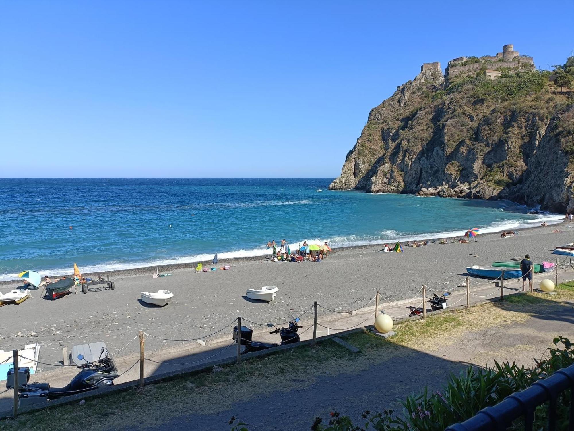 Casa Vacanze Margarita SantʼAlessio Siculo Buitenkant foto